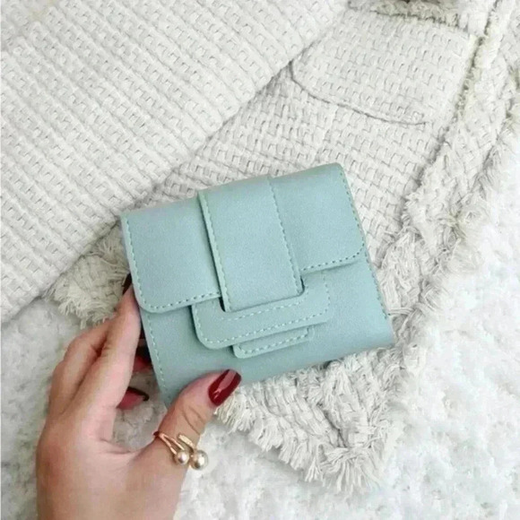 Handbags - ⚠️Clearance💙New Cardholder Blue Wallet